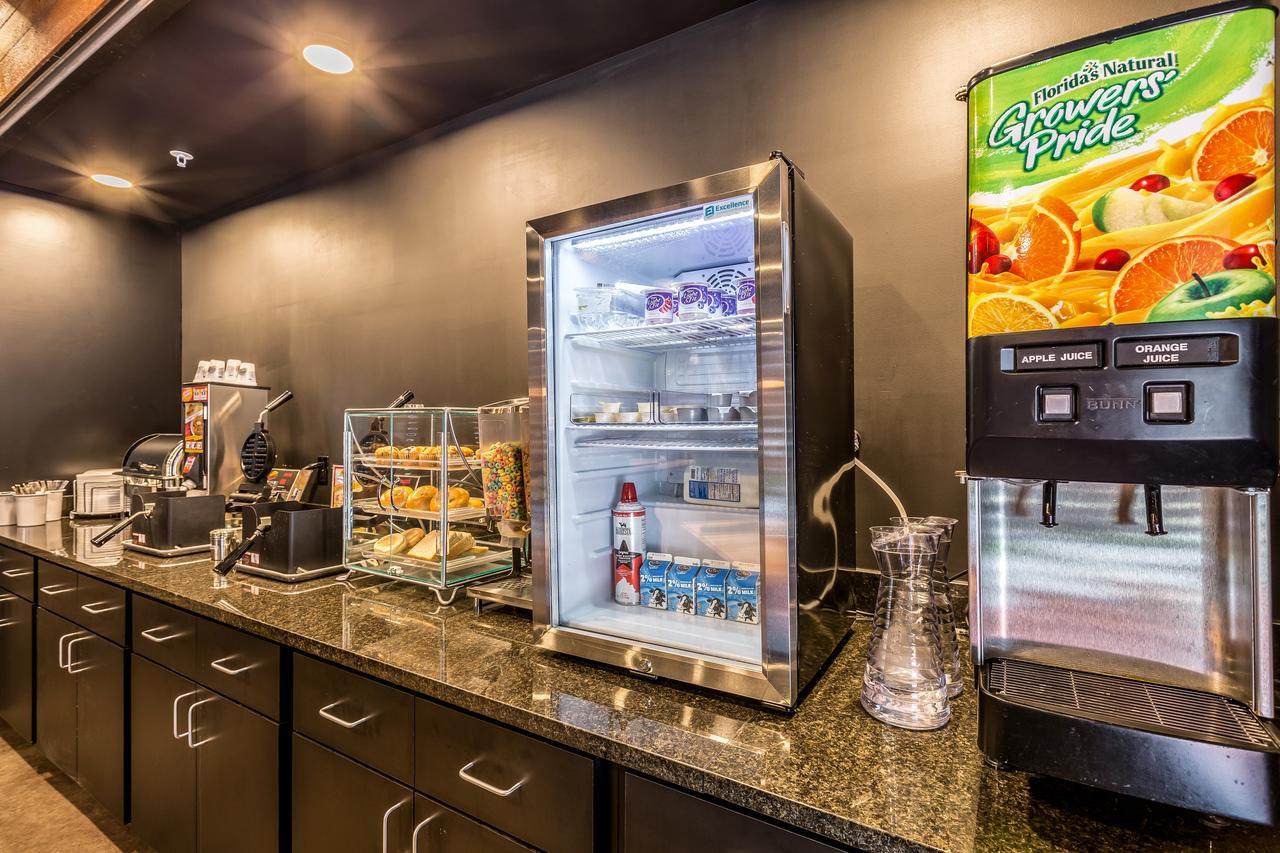 Cobblestone Hotel & Suites הרטפורד מראה חיצוני תמונה