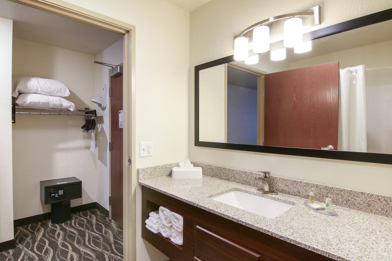 Cobblestone Hotel & Suites הרטפורד מראה חיצוני תמונה