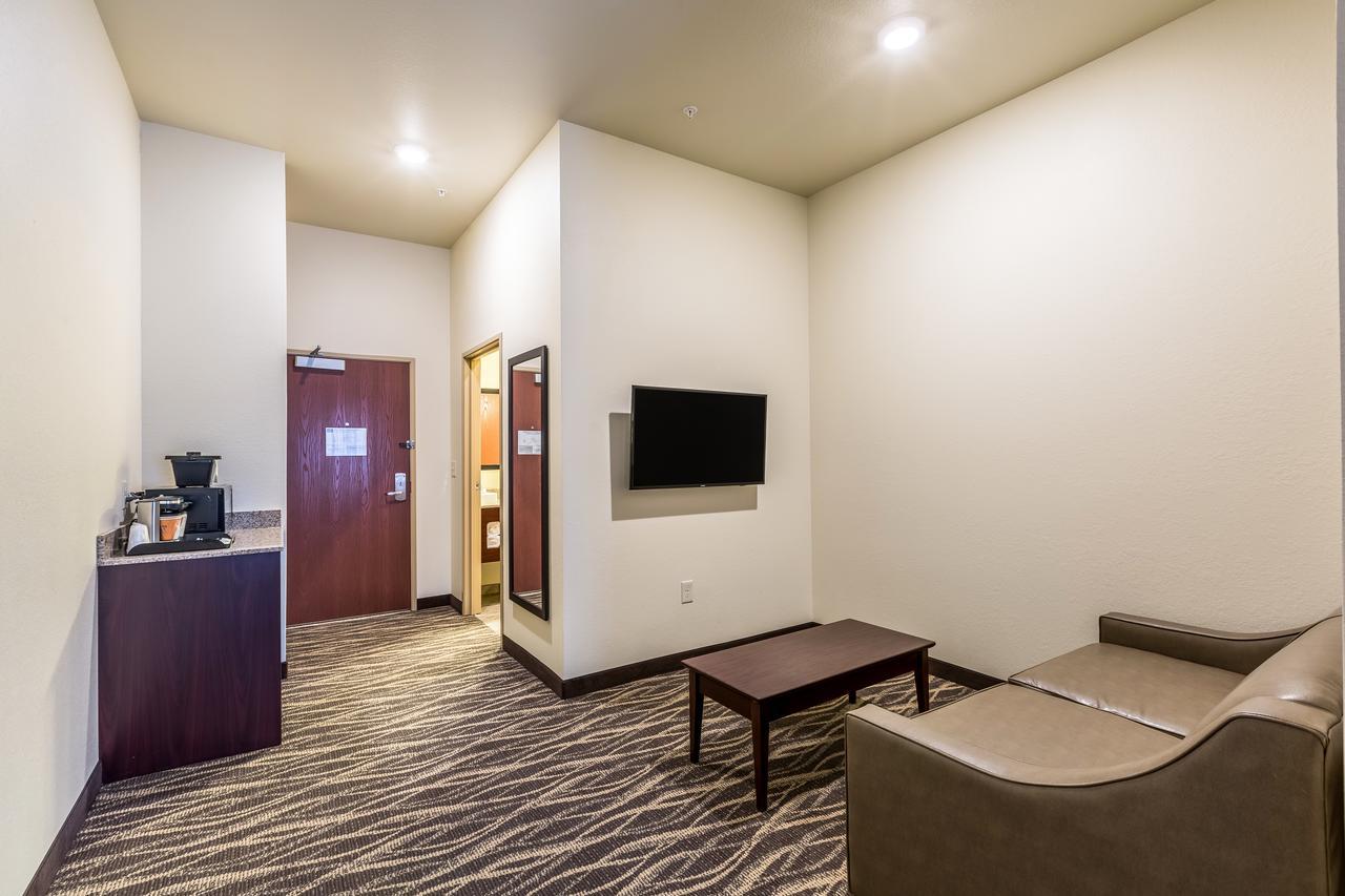 Cobblestone Hotel & Suites הרטפורד מראה חיצוני תמונה