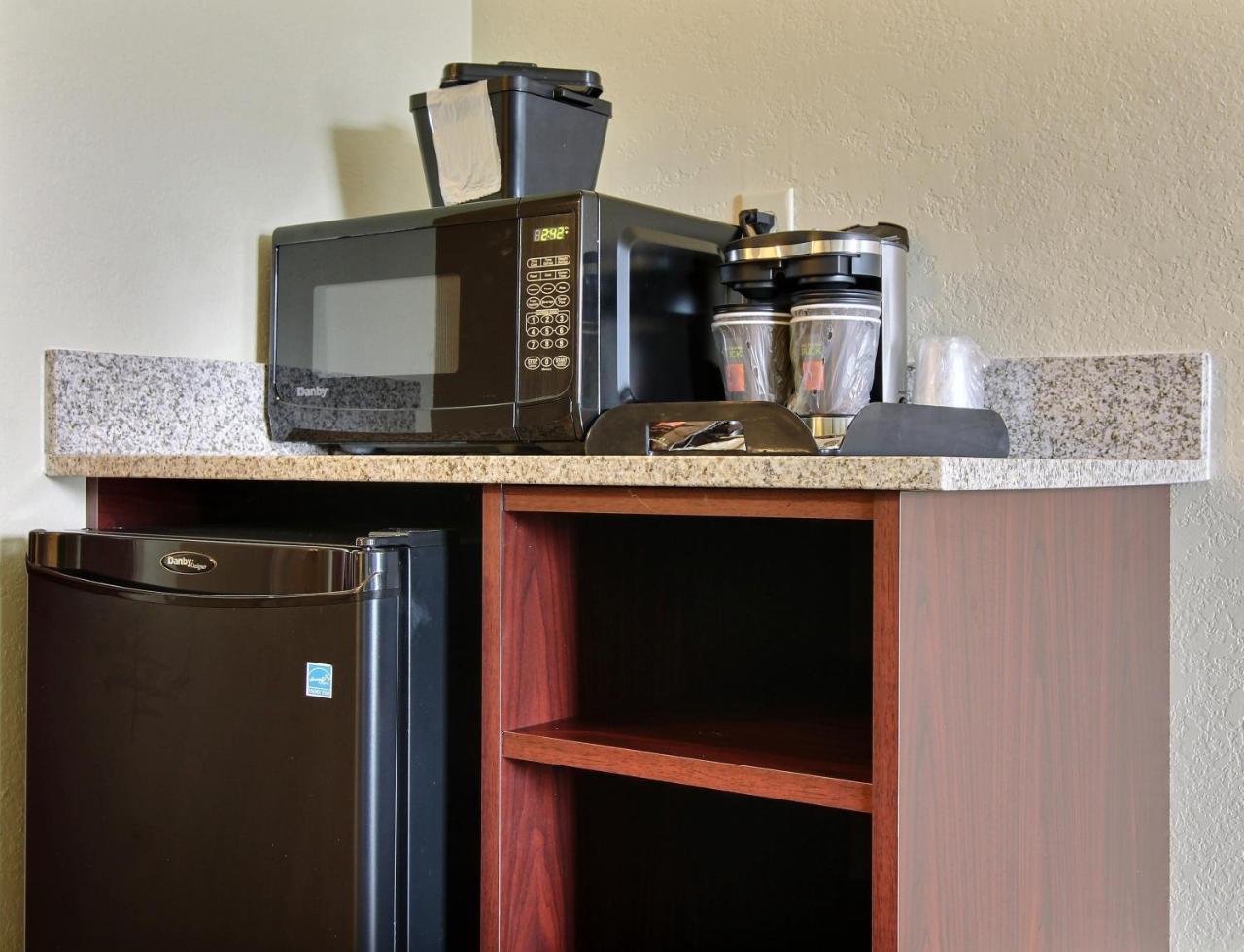 Cobblestone Hotel & Suites הרטפורד מראה חיצוני תמונה